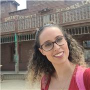 Soy mamá de dos niños y puedo entretener a los niños y ayudar a sus deberes. Manualidades, juegos de mesa...